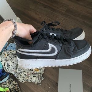 Black Nike Air Force 1